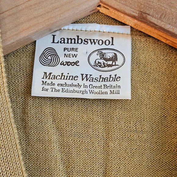 Vintage Lambswool Vest Made in Great Britain for the Edinburgh Woollen Mill - Picture 2 of 7